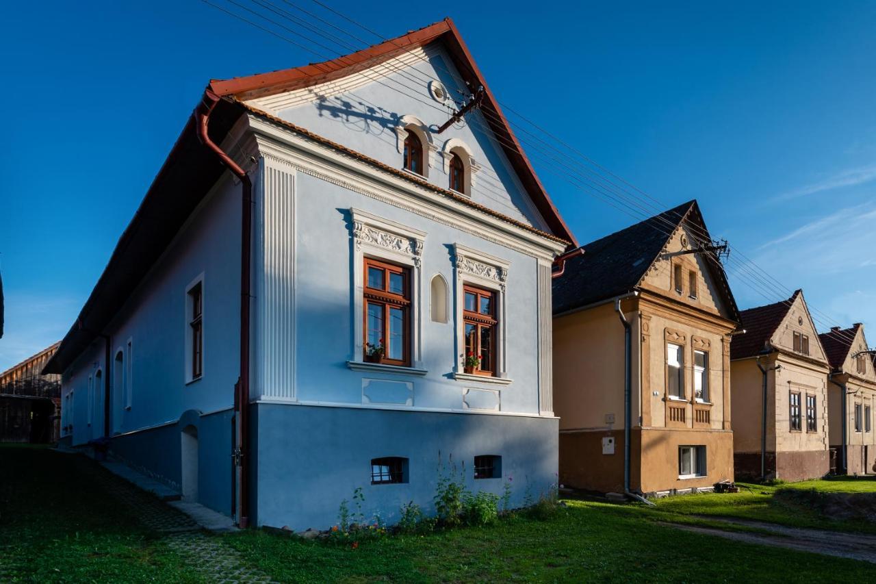 Villa Hybsky Dom Est 1905 Hybe Exterior foto